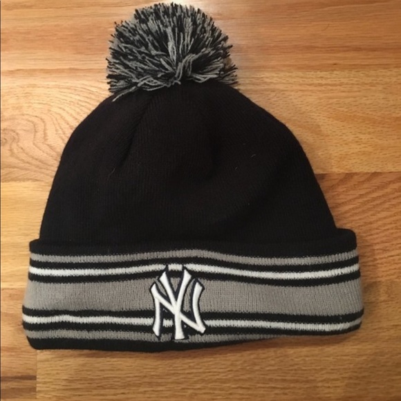 New Era Accessories - NY winter hat